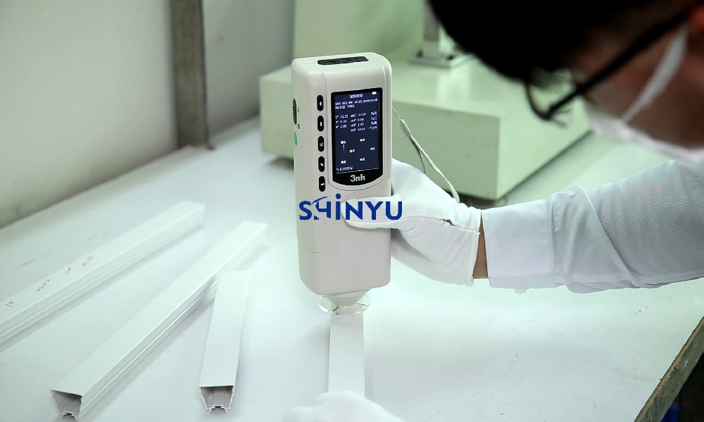 اختبار اللون في Shinyu Plastic